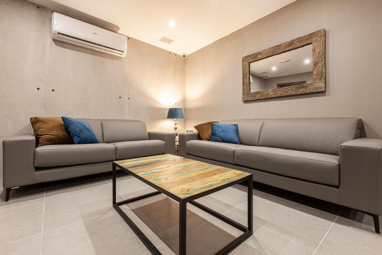 Charming,Comfortable And Centrally Located Group Accomodation Gzira Екстериор снимка